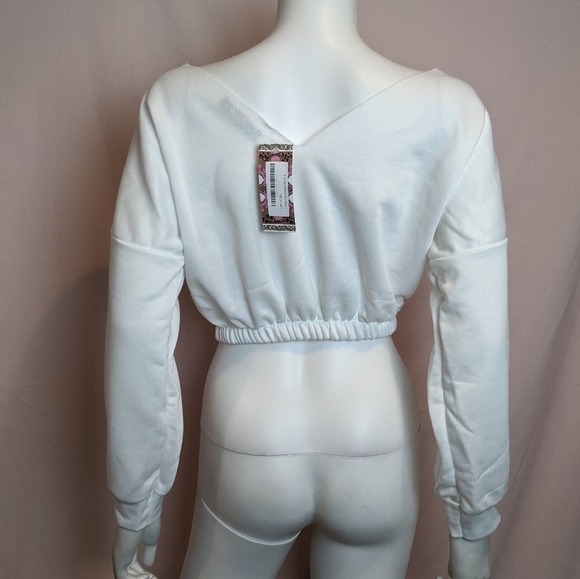 Boohoo V Neck Elastic Hem Cropped White Long Sleeve Pullover Sweatshirt Size 4 - Picture 3 of 5